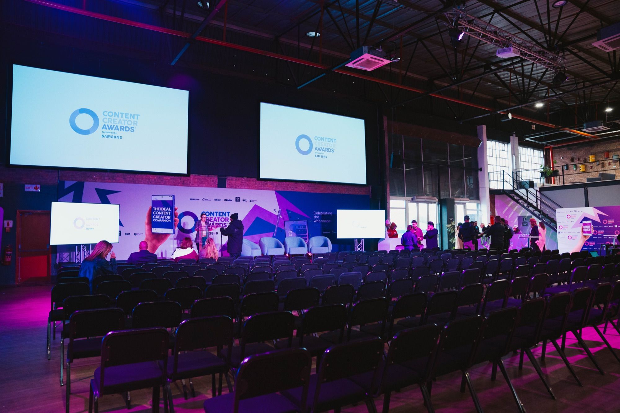 Venue & Atmosphere