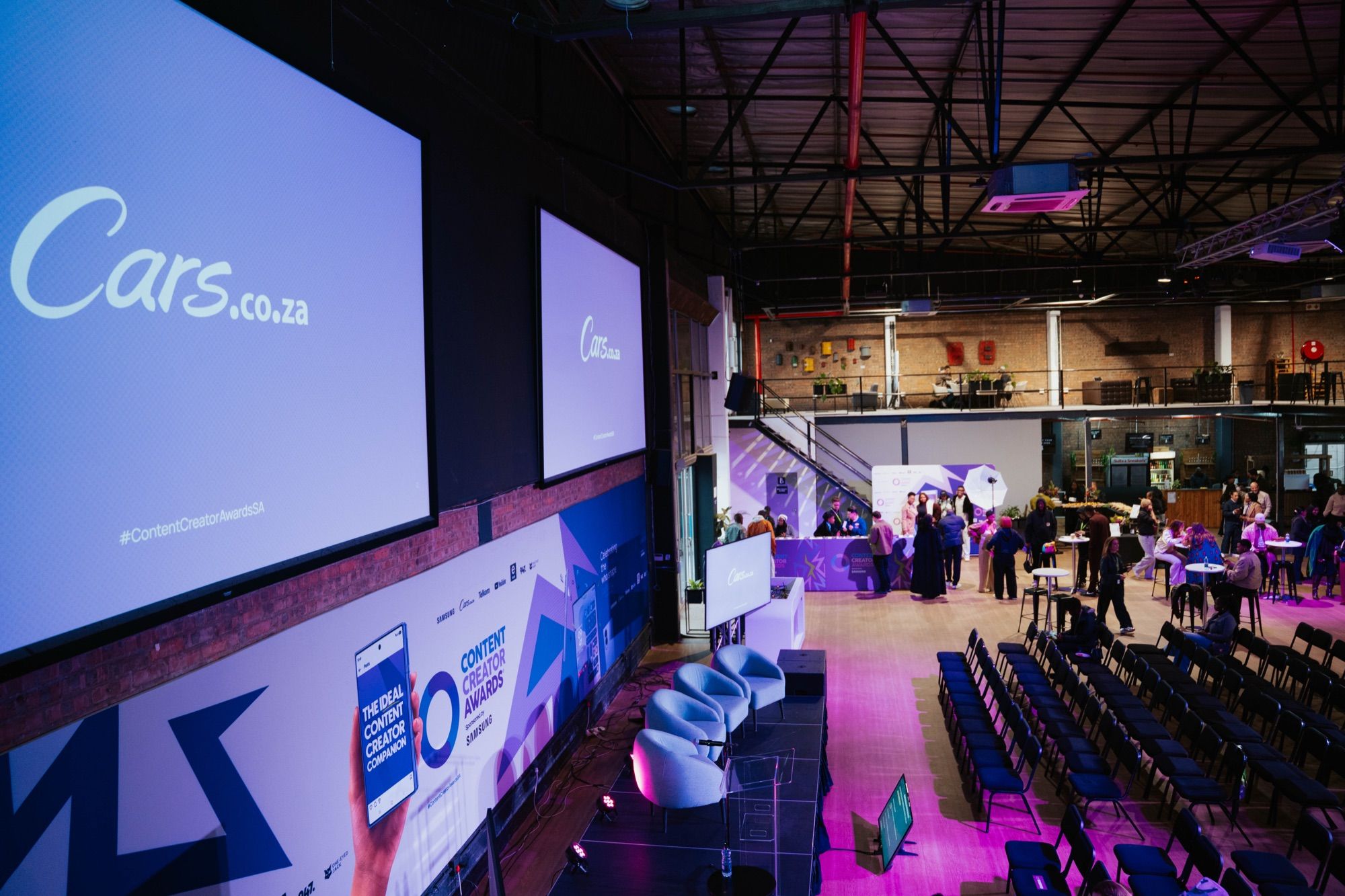 Venue & Atmosphere
