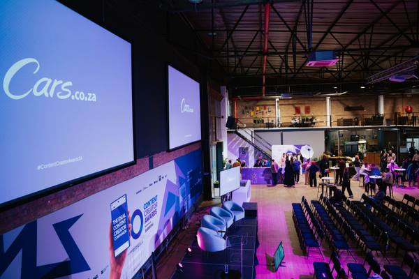 Venue & Atmosphere