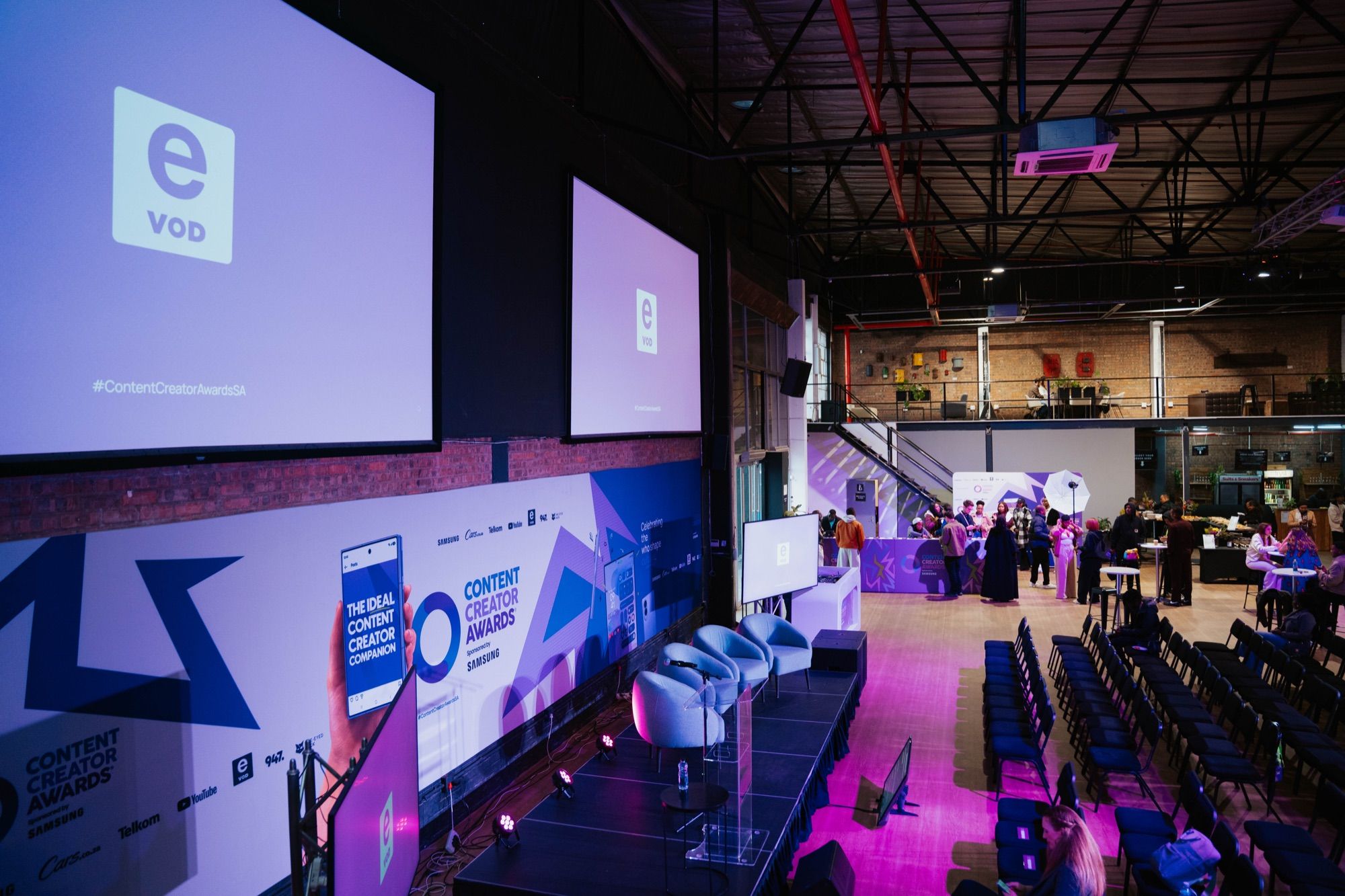 Venue & Atmosphere