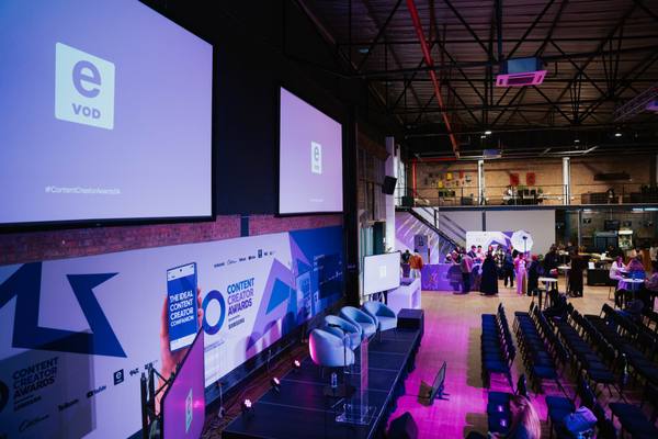 Venue & Atmosphere