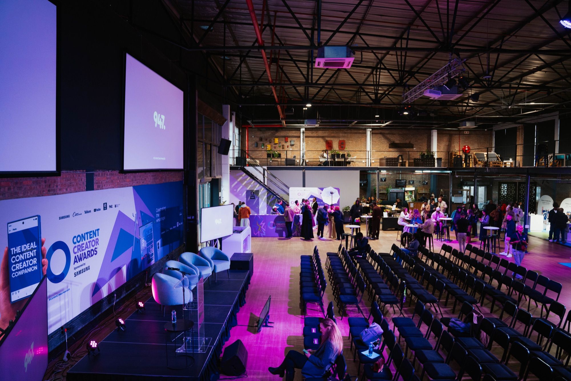 Venue & Atmosphere